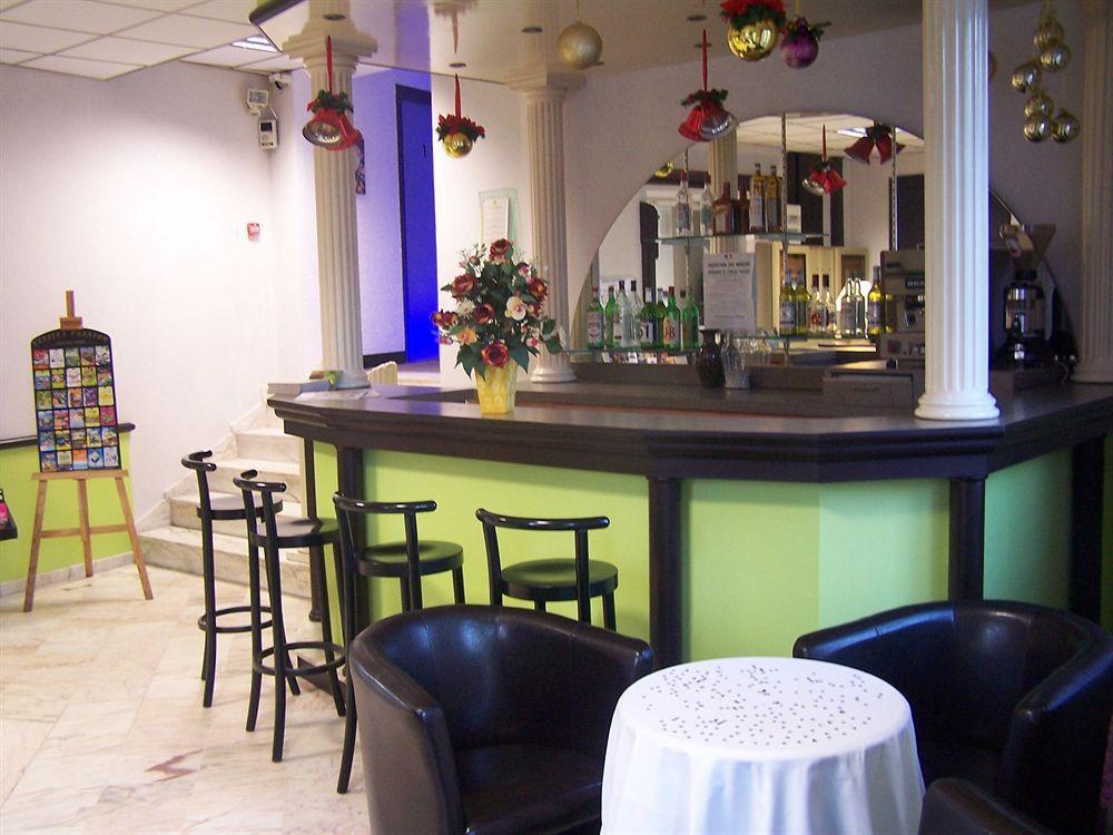 Hotel Le Collonges Fontaines-sur-Saone Restaurante foto